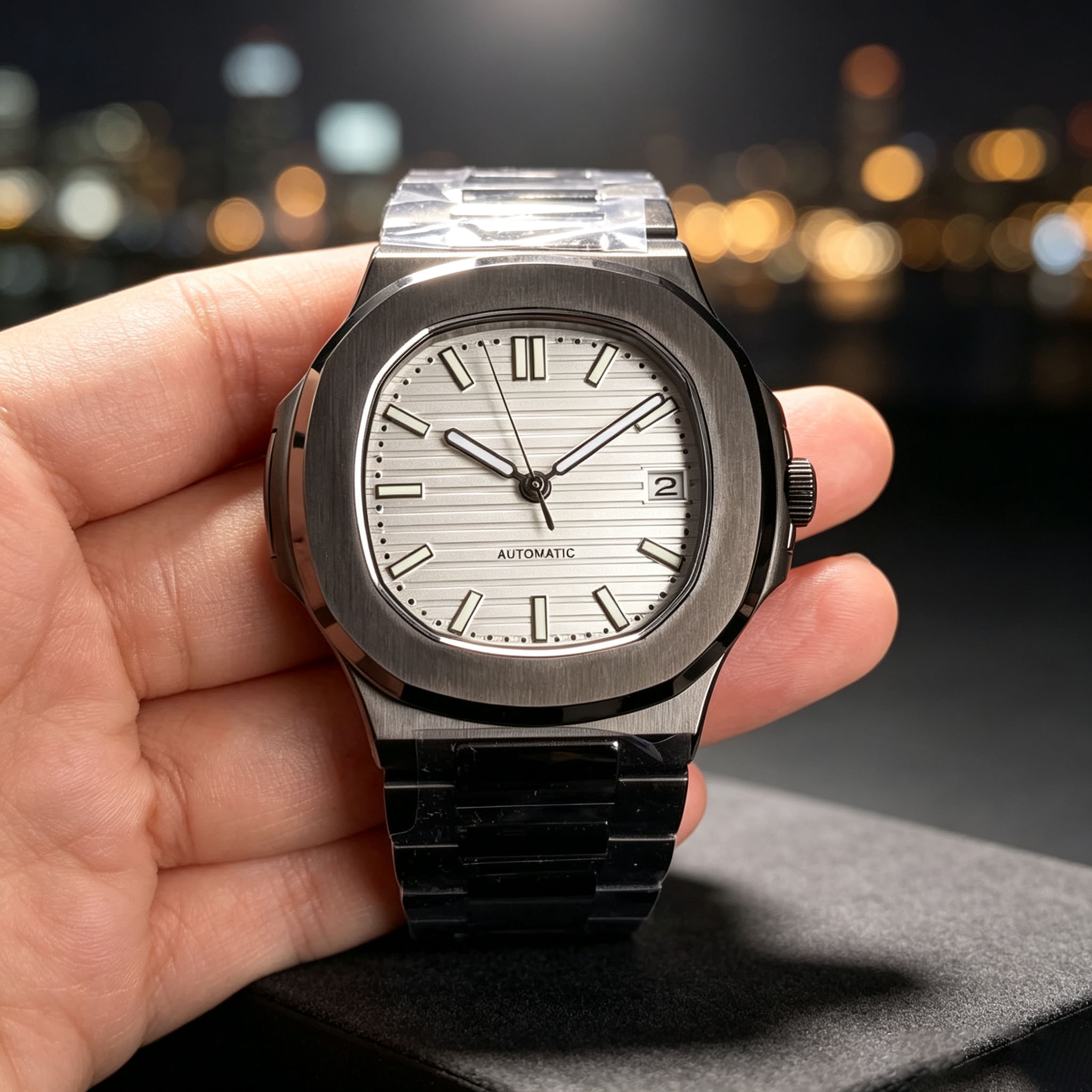 Reloj Automático Negro PVD par - Patek Philippe Watch Nautilus reseña y precio